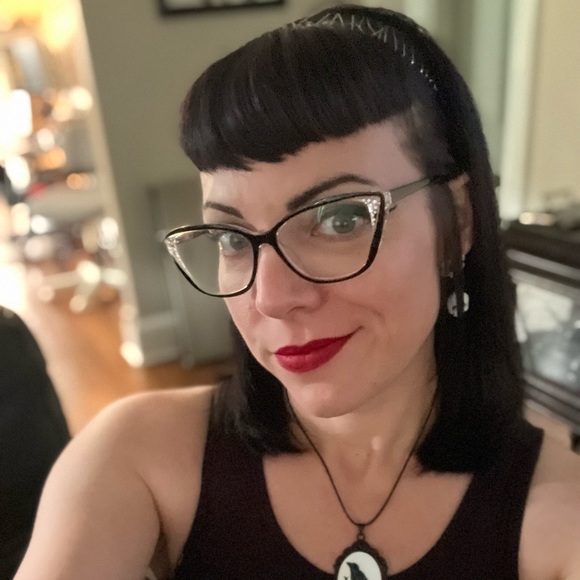 Meet your Posher, Ellen - Picture 11 of 12